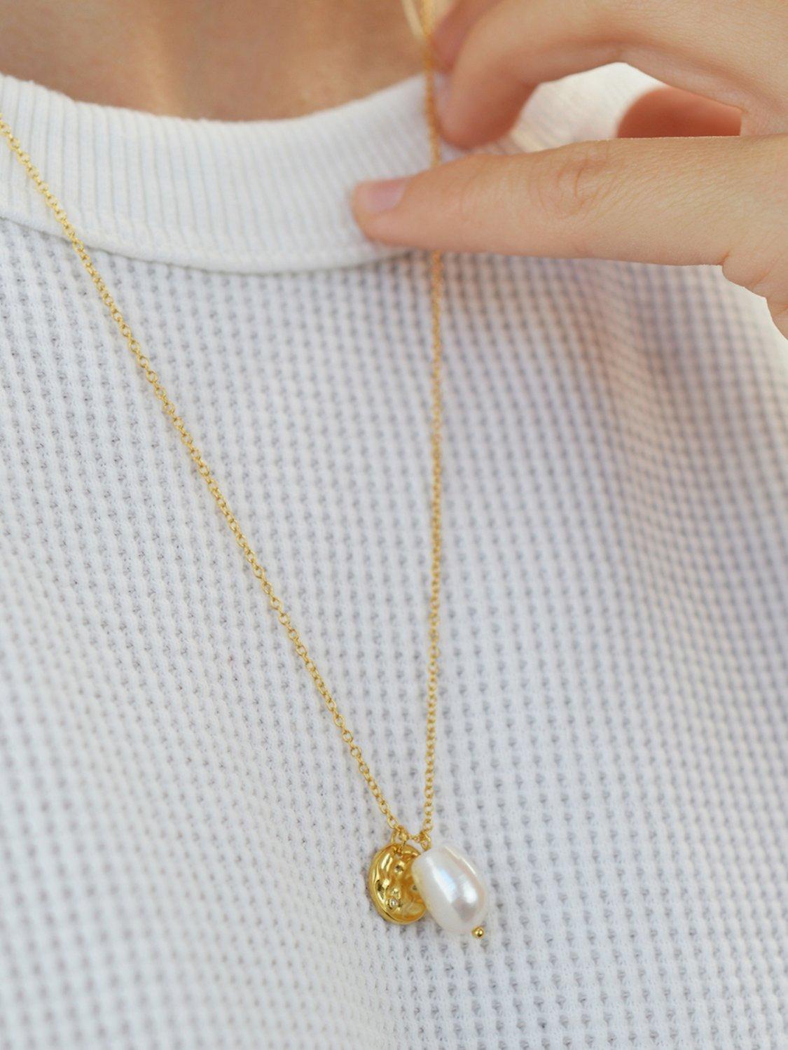DPT Antwerp Baroque Pearl & Diamond pendant necklace gold, imported from the UK