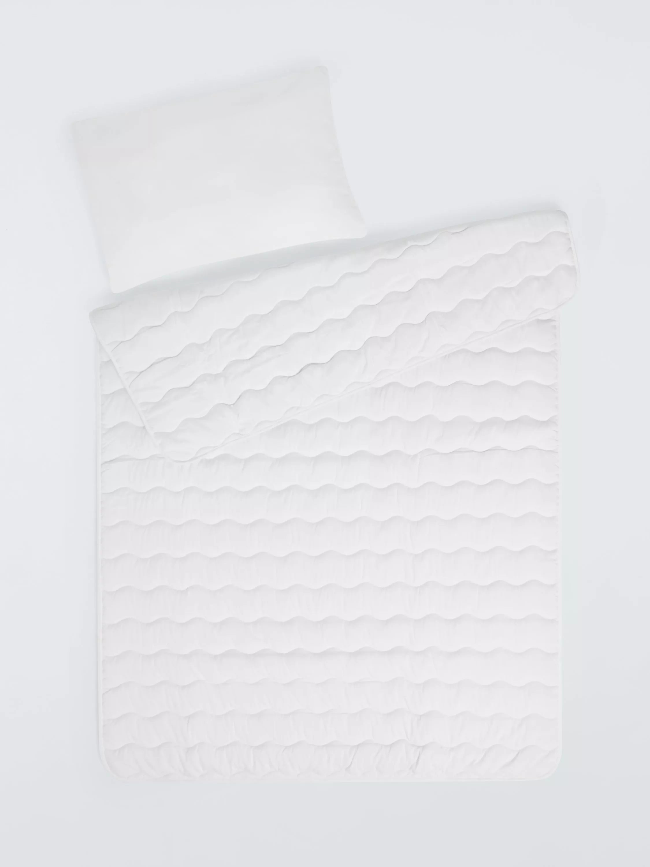 John Lewis Kids' Easycare Washable Duvet and Pillow Set 7 Tog Single, UK version