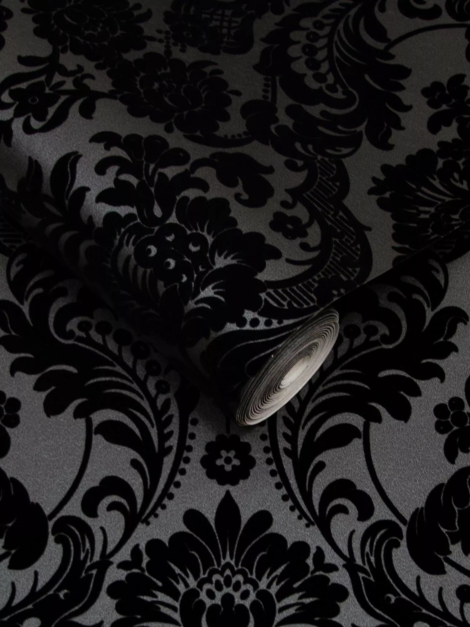 Graham & Brown Gothic Damask Noir wallpaper L10m W52cm - British product