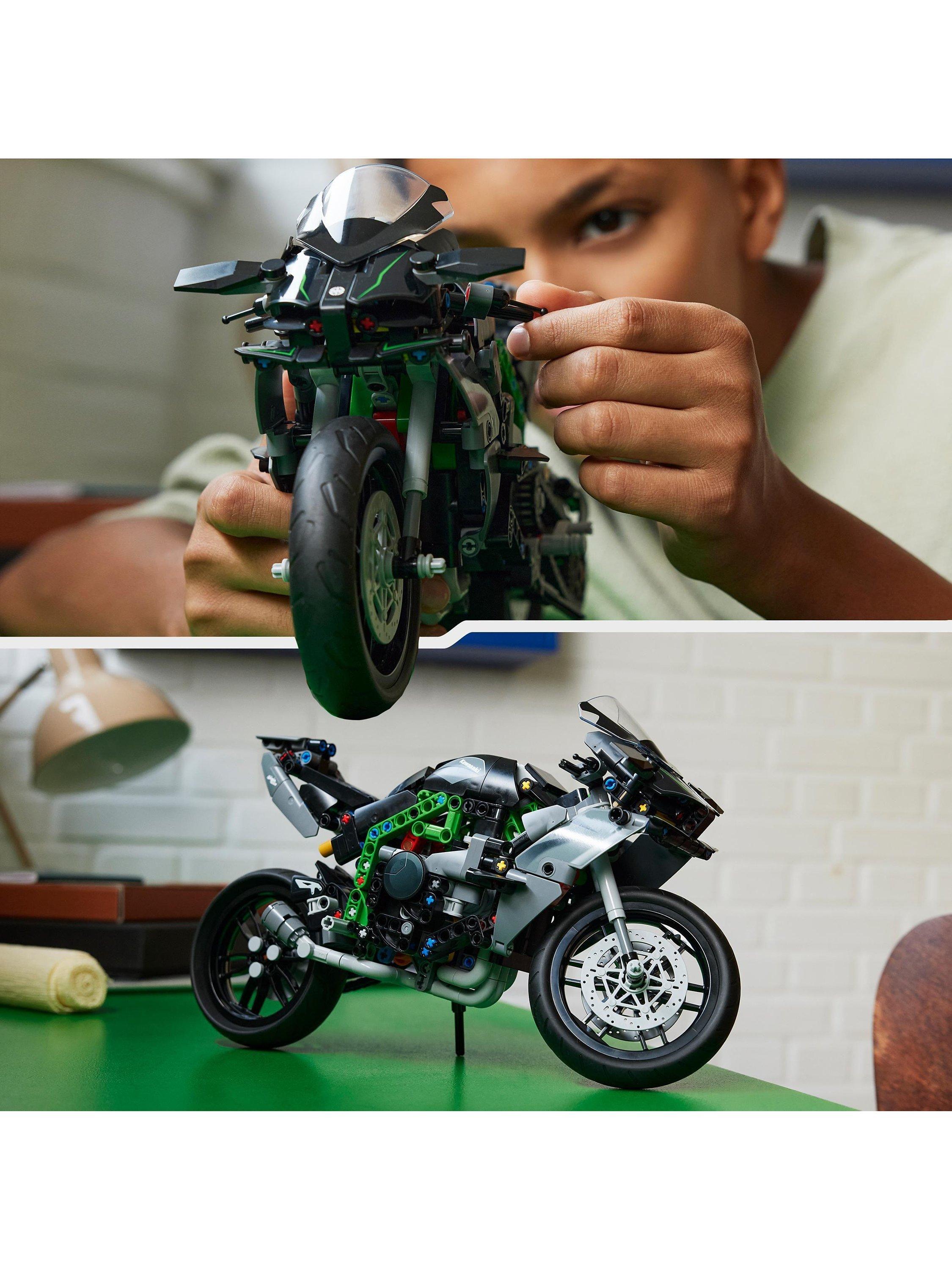 LEGO Kawasaki Ninja H2R Motorcycle model 643 pieces, UK version