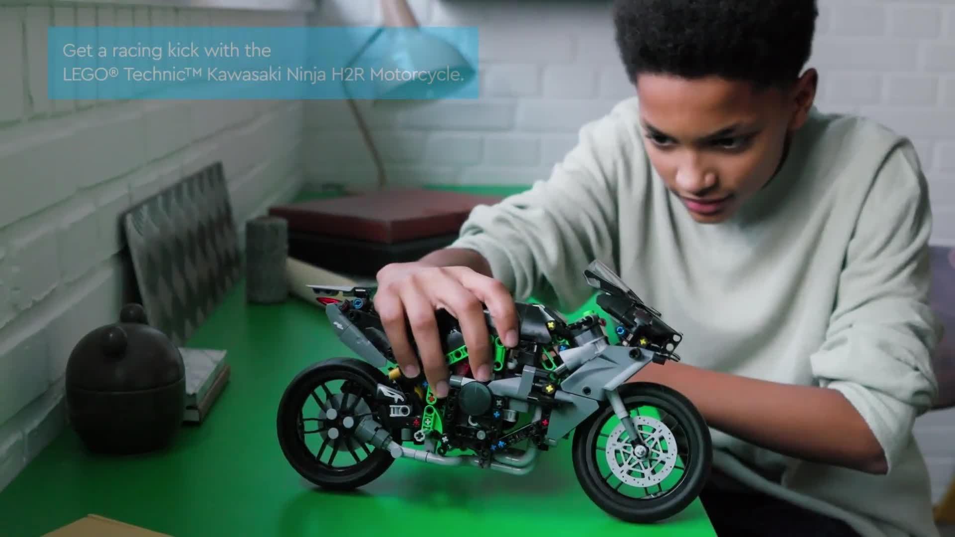 LEGO Kawasaki Ninja H2R Motorcycle model 643 pieces, UK version