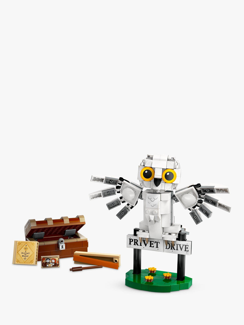 Lego Harry Potter Hedwig at 4 Privet Drive building set, UK version