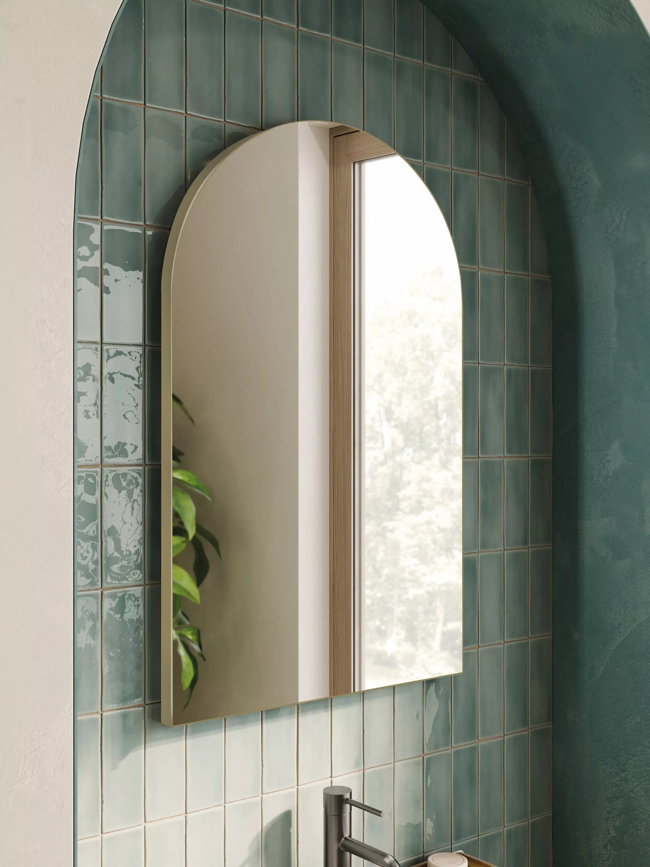hib. Fusion arch mirror with matte finish (British brand)