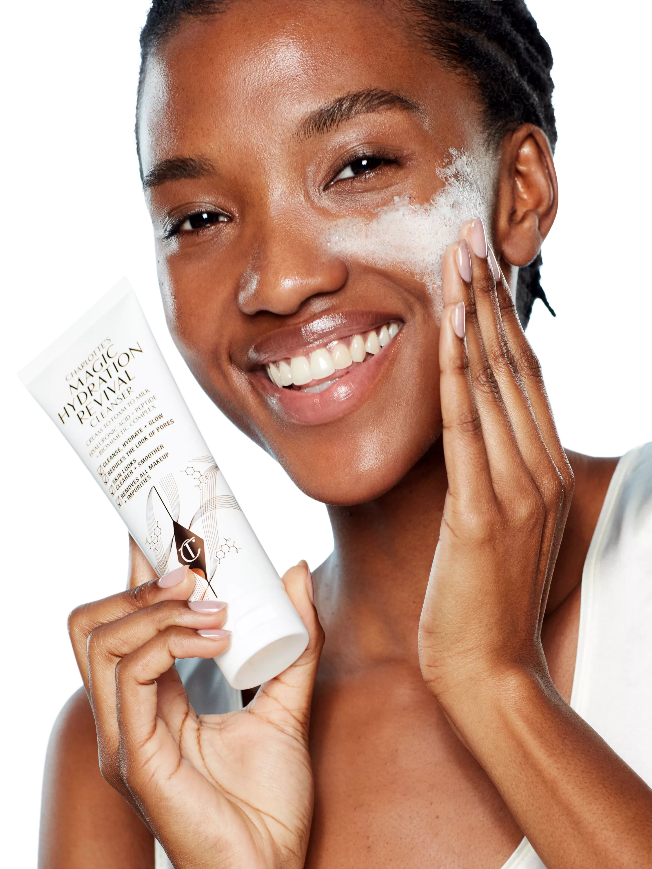 Charlotte Tilbury Magic Hydration Revival Cleanser - British product