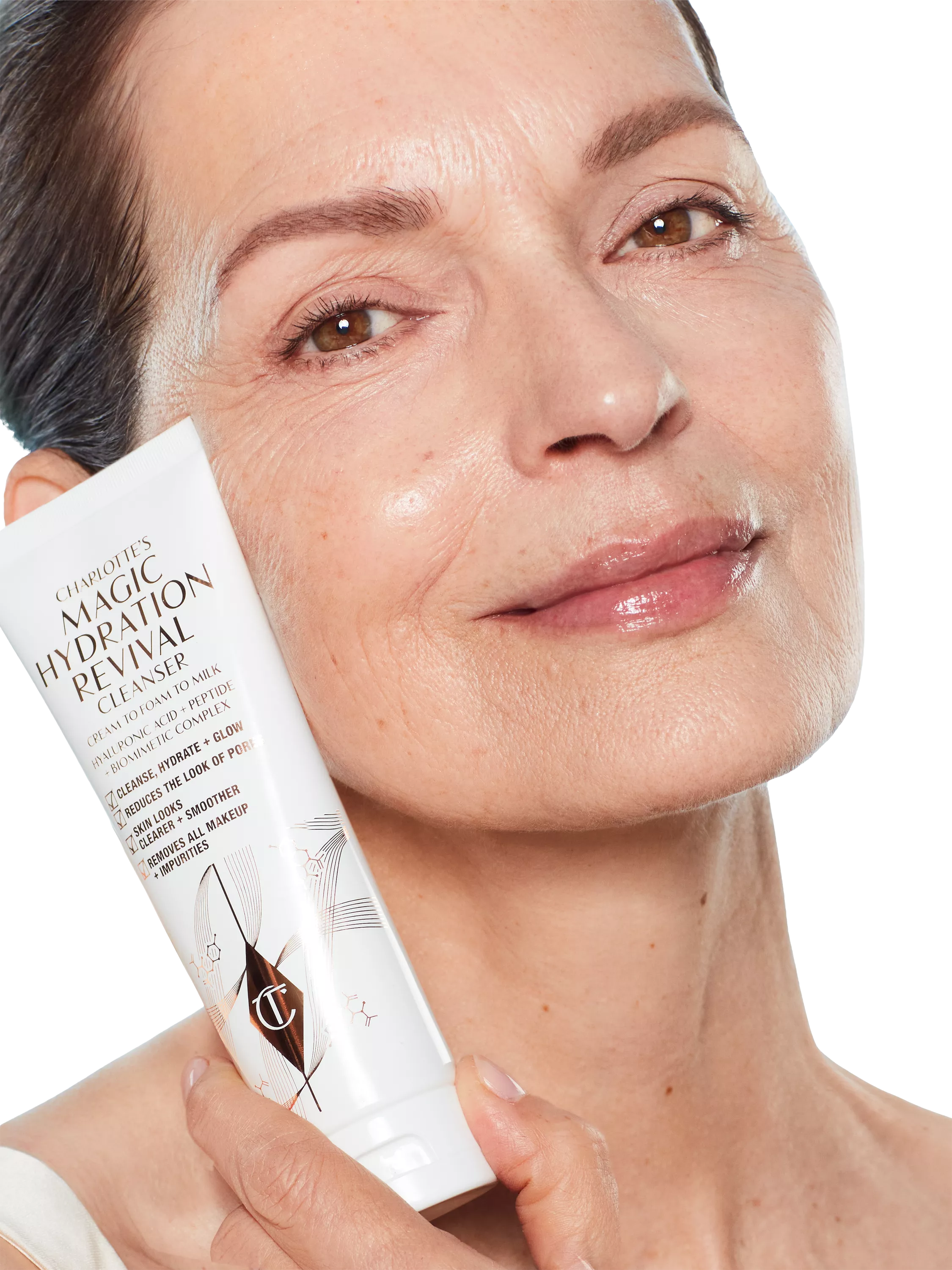 Charlotte Tilbury Magic Hydration Revival Cleanser - British product