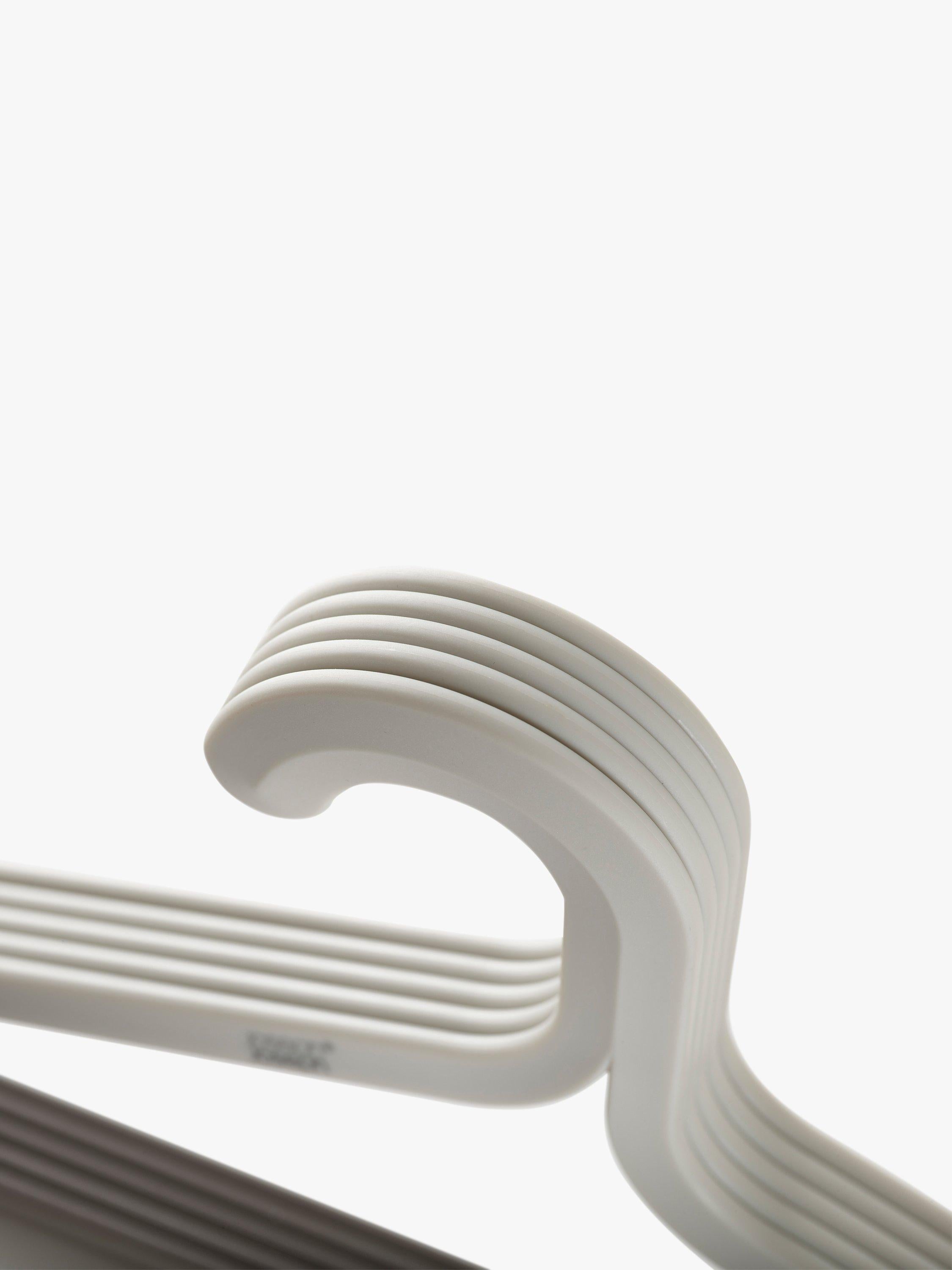 Joseph Joseph anti tangle hangers set of 5 ecru, imported from the UK