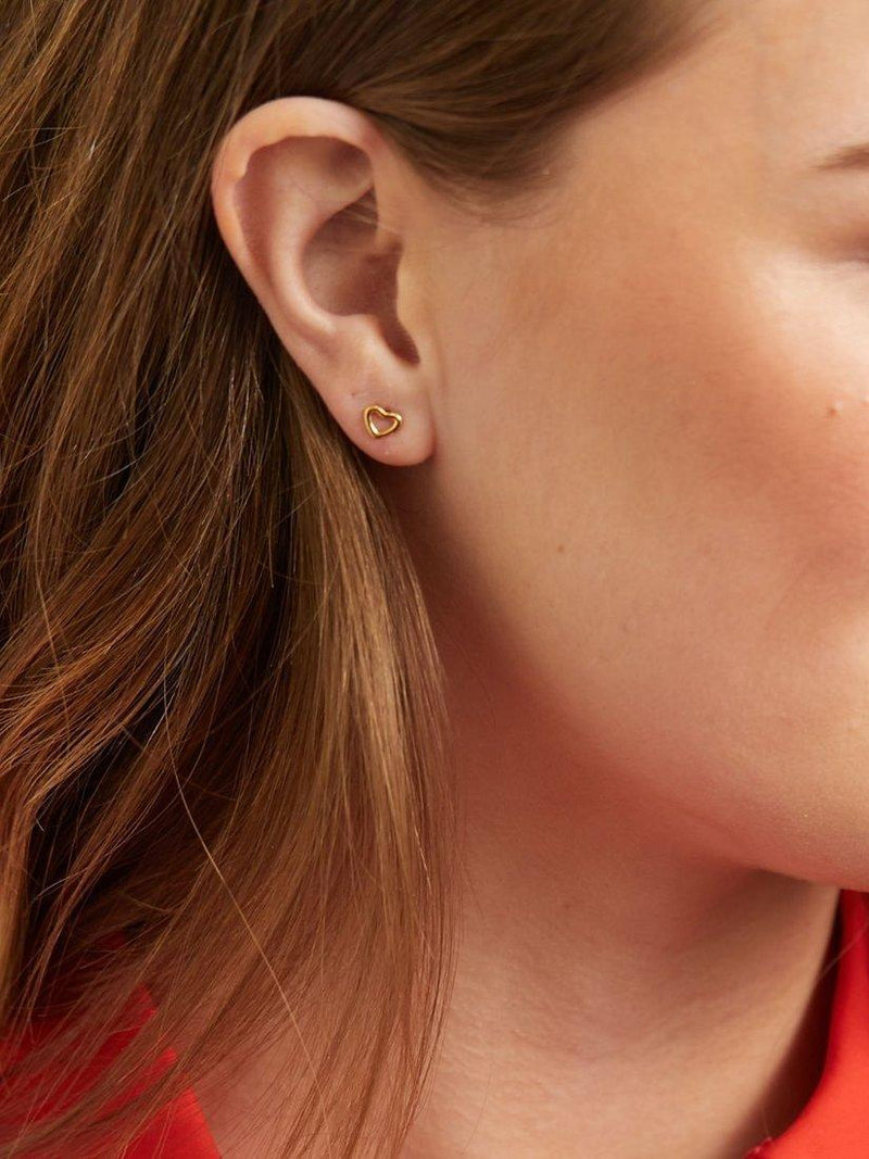 Auree love heart stud earrings 3mm, imported from the UK