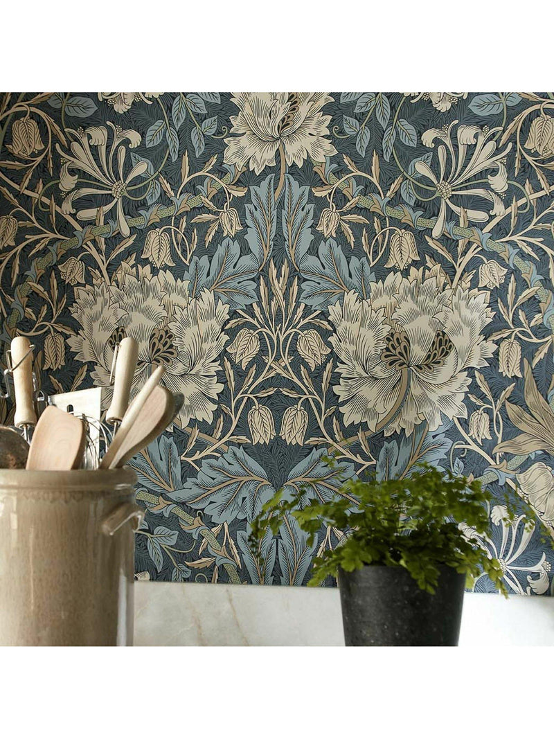 Morris & Co. Honeysuckle & Tulip wallpaper Woad/Thyme - British product