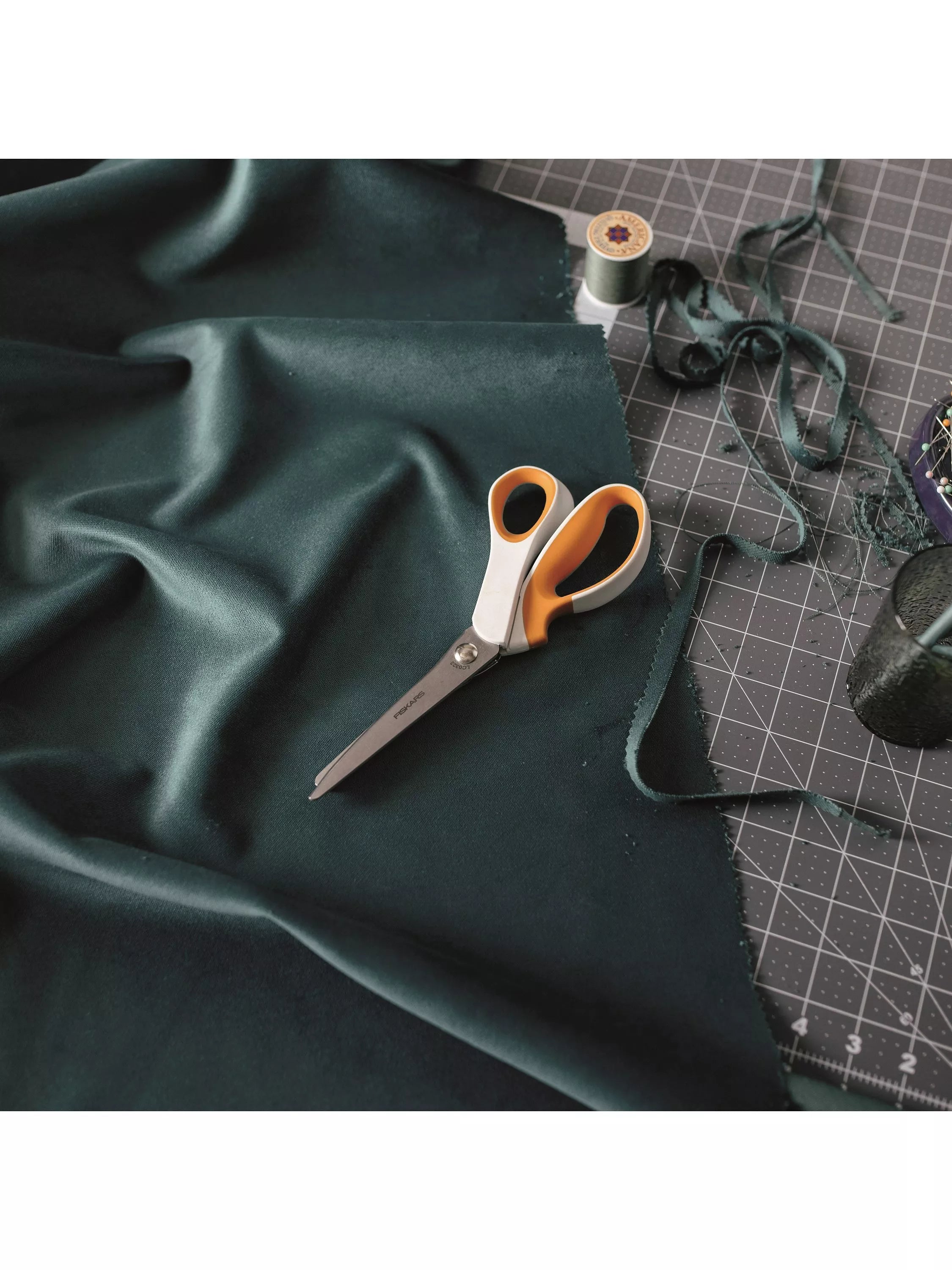 Fiskars Softgrip pinking shears 23cm (British brand)