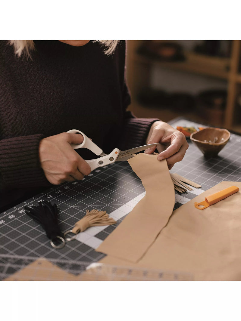 Fiskars Softgrip Amplify sewing scissors 21cm (British brand)