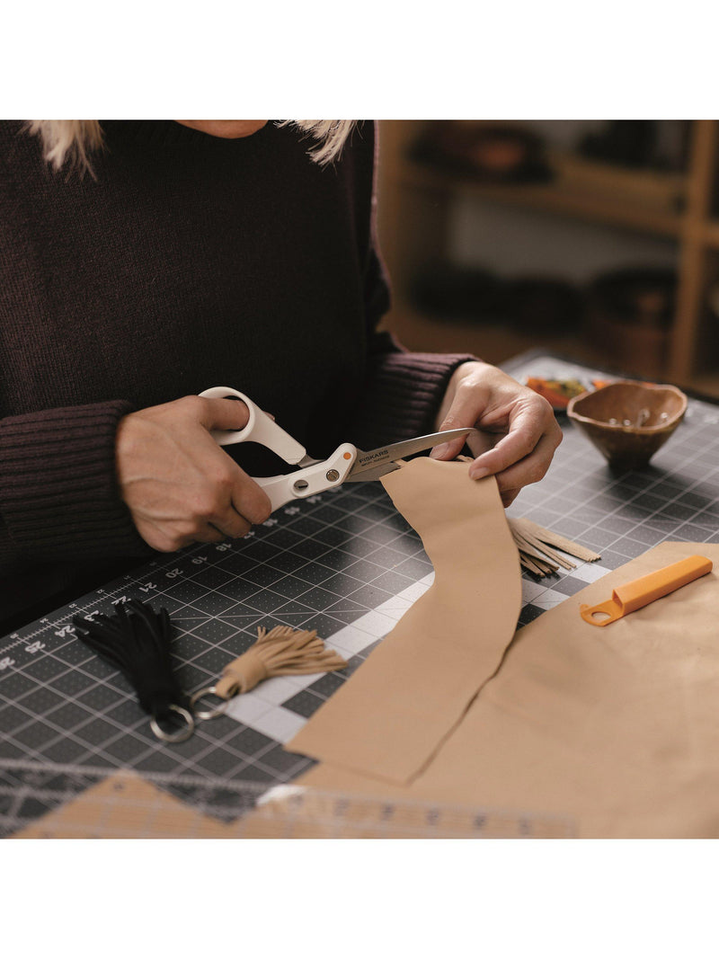 Fiskars Softgrip Amplify sewing scissors 21cm (British brand)