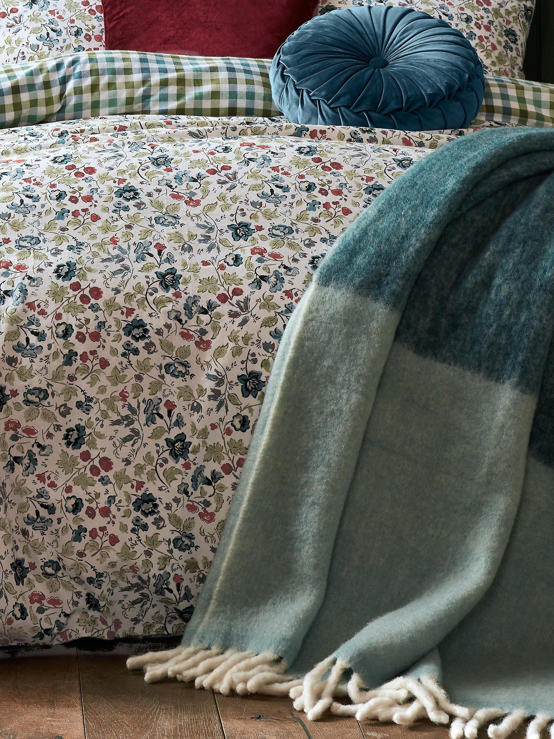 Laura Ashley Bronwen jeté en mélange de laine 130 cm x 170 cm, version britannique