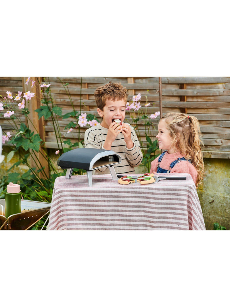 Casdon Ooni toy pizza oven, UK version