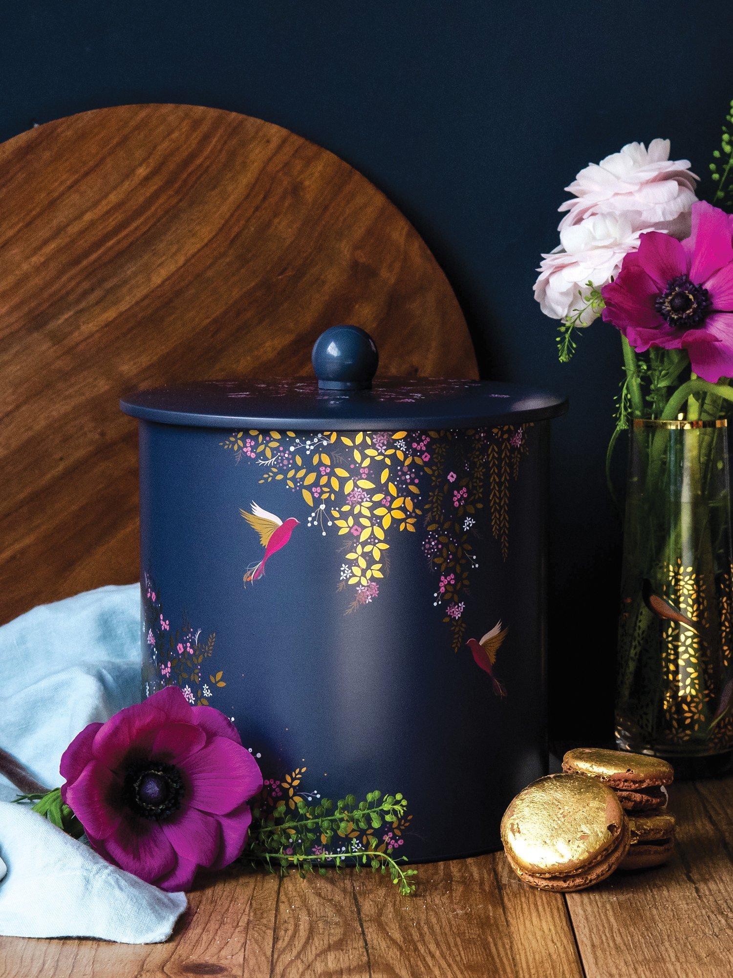 Sara Miller Chelsea biscuit barrel hummingbird 5L (British brand)