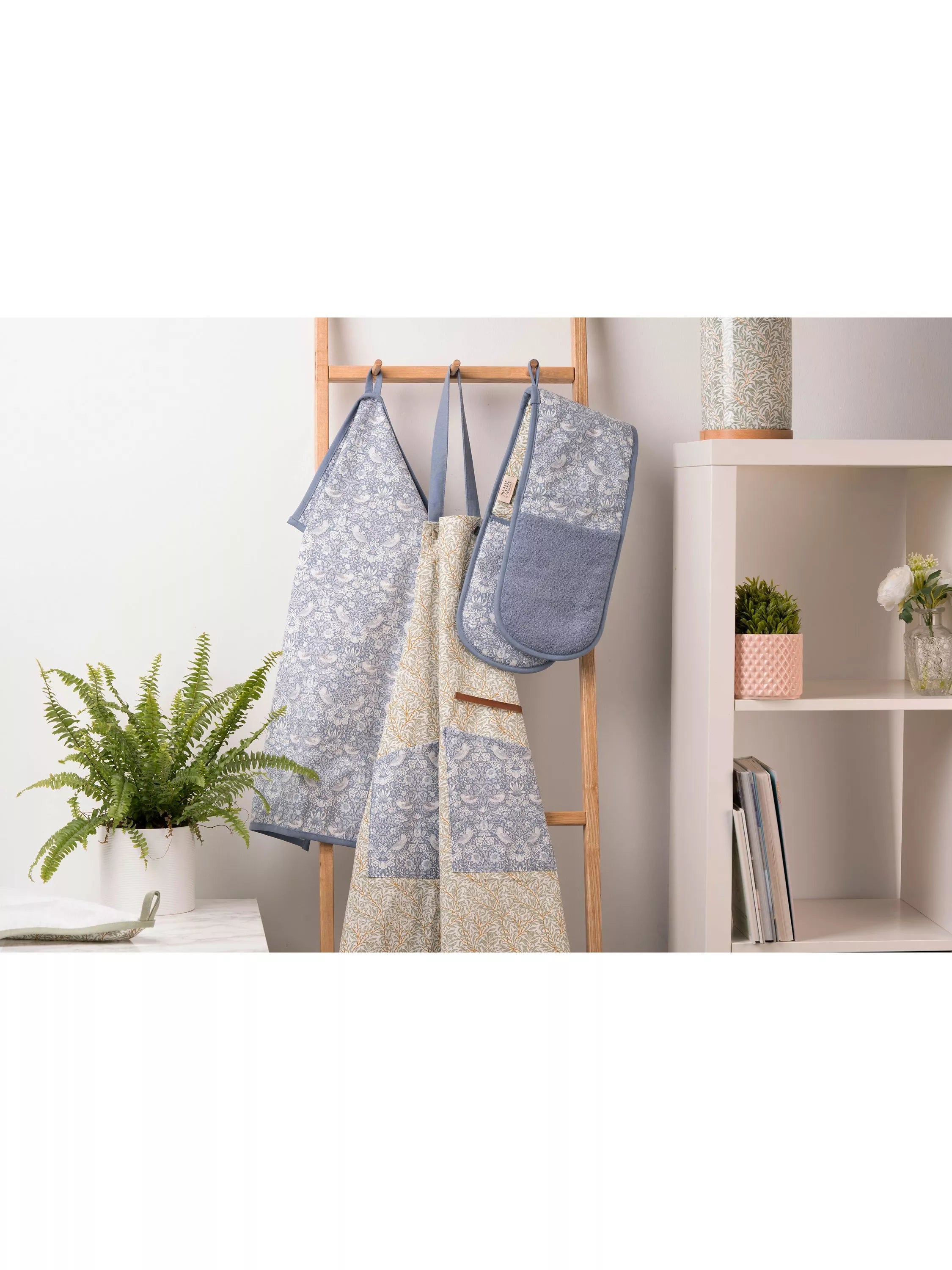 William Morris green kitchen apron (British brand)