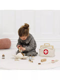 Le Toy Van animal veterinary role play set, UK version