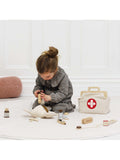 Le Toy Van animal veterinary role play set, UK version