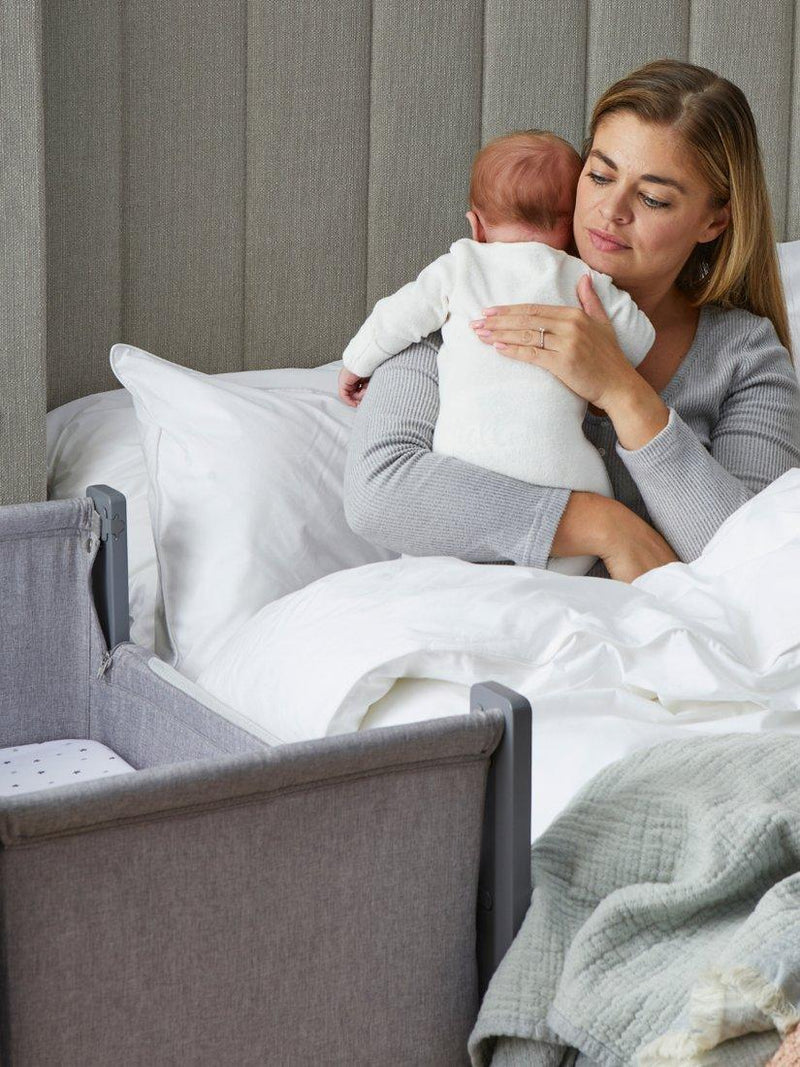 Shnuggle Air Lite Bedside Nursery Crib (British brand)