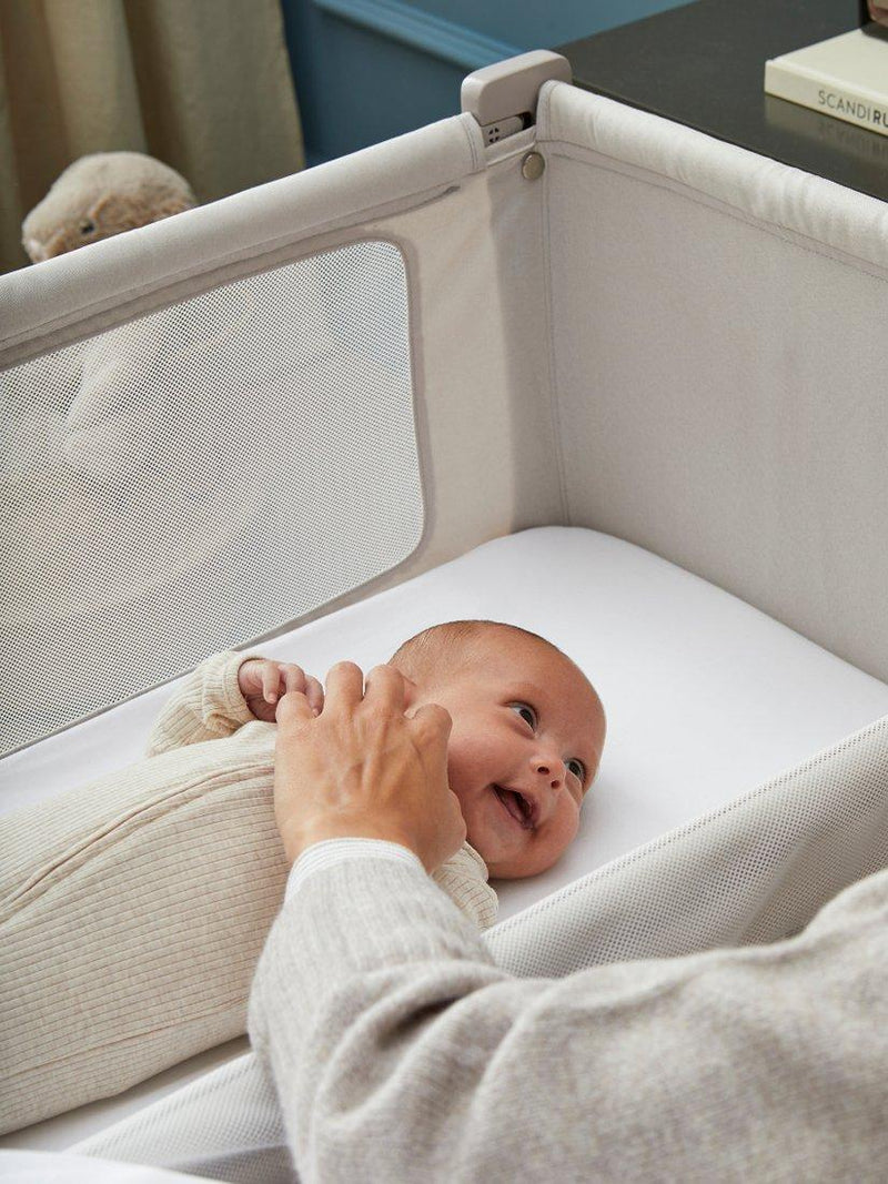 Shnuggle Air Lite Bedside Nursery Crib (British brand)