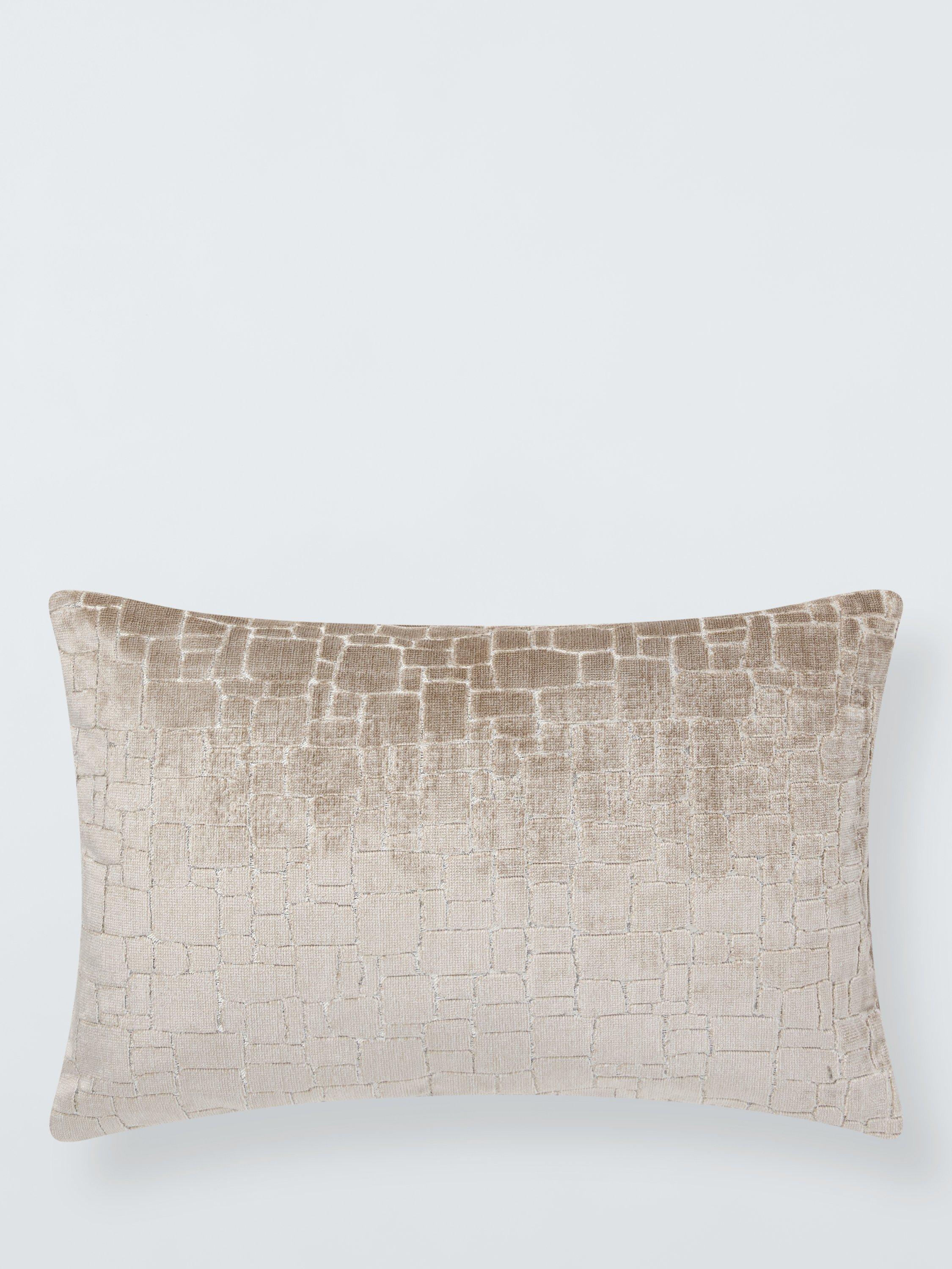Coussin en velours John Lewis à blocs irréguliers, version britannique