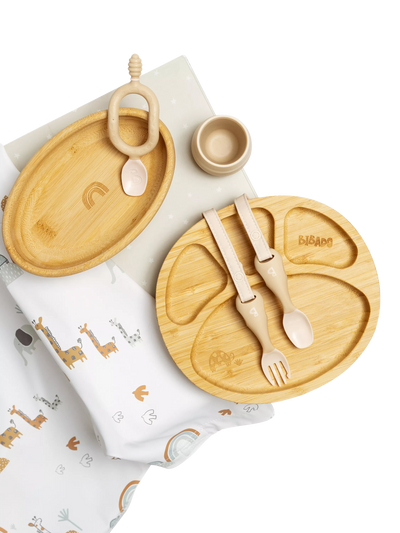 John Lewis Bibado مريلة تغذية بغطاء كامل، طبق، وعاء، Dippit، أدوات مائدة ومجموعة فطام أكواب من الخيزران