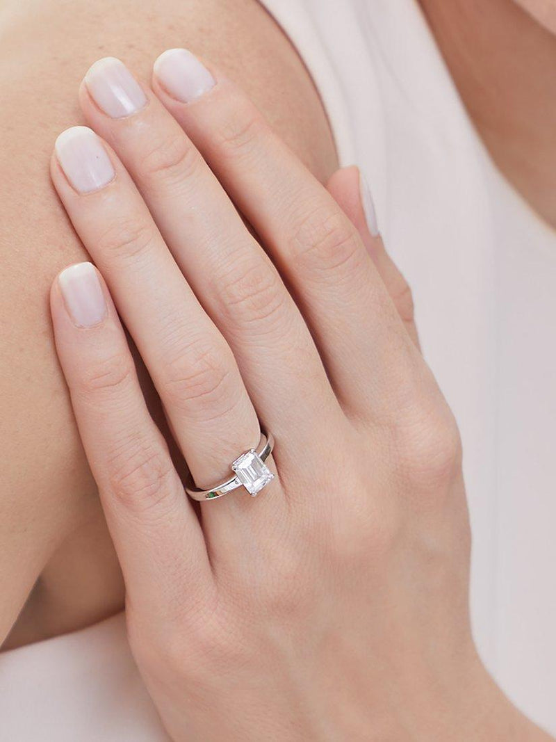 Jools by Jenny Brown Smaragdschliff Zirkonia-Ring (britische Marke)