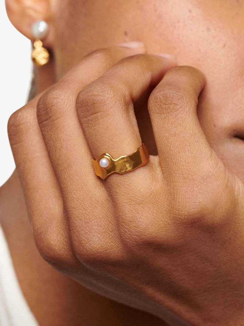 Monica Vinader Capri Button Pearl stacking ring - British product