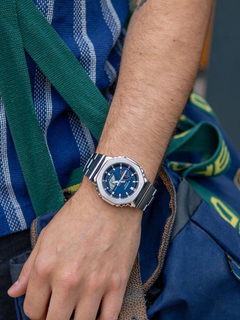 Casio G-SHOCK Herrenuhr blaues Zifferblatt Metallarmband, UK-Version