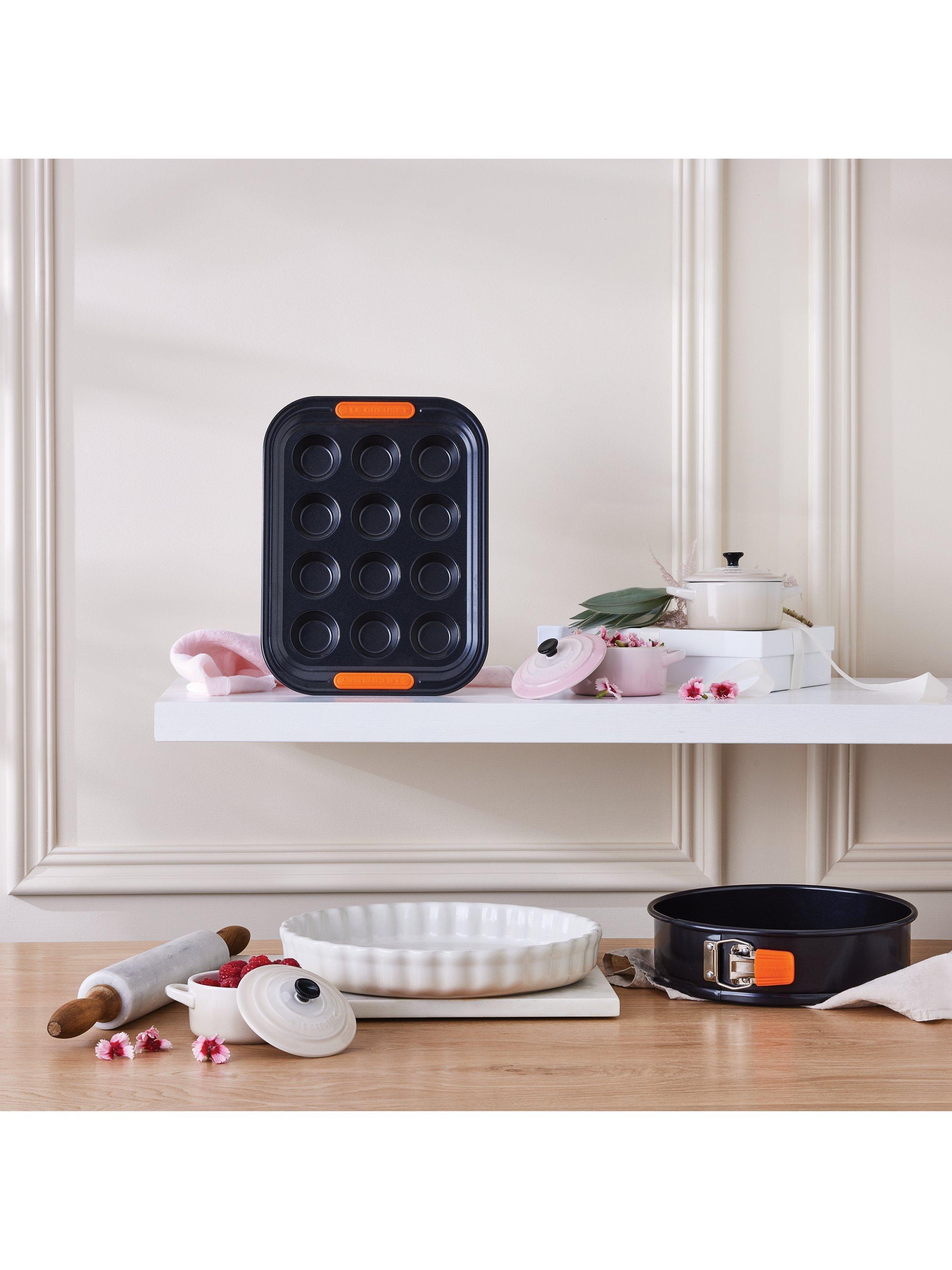 Le Creuset non-stick springform cake tin 21.7cm (British brand)