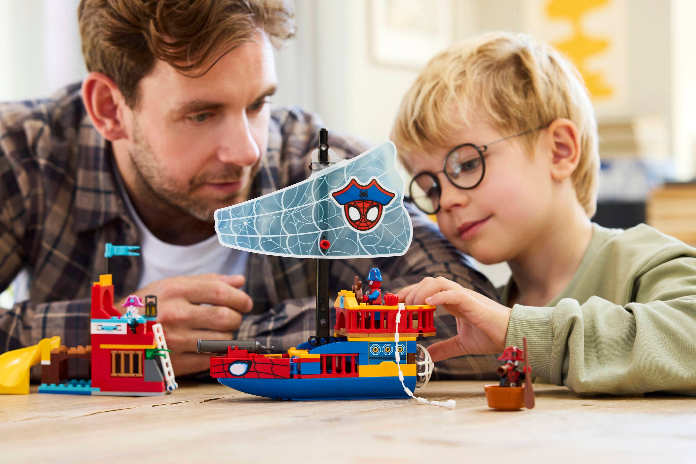 LEGO Marvel Team Spidey Pirate Ship building set with minifigures - British product