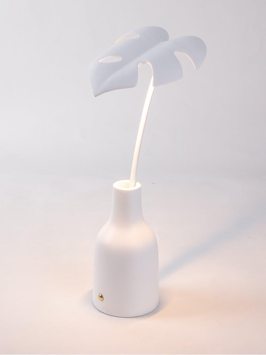 Seletti Delicio leaf table lamp white, imported from the UK