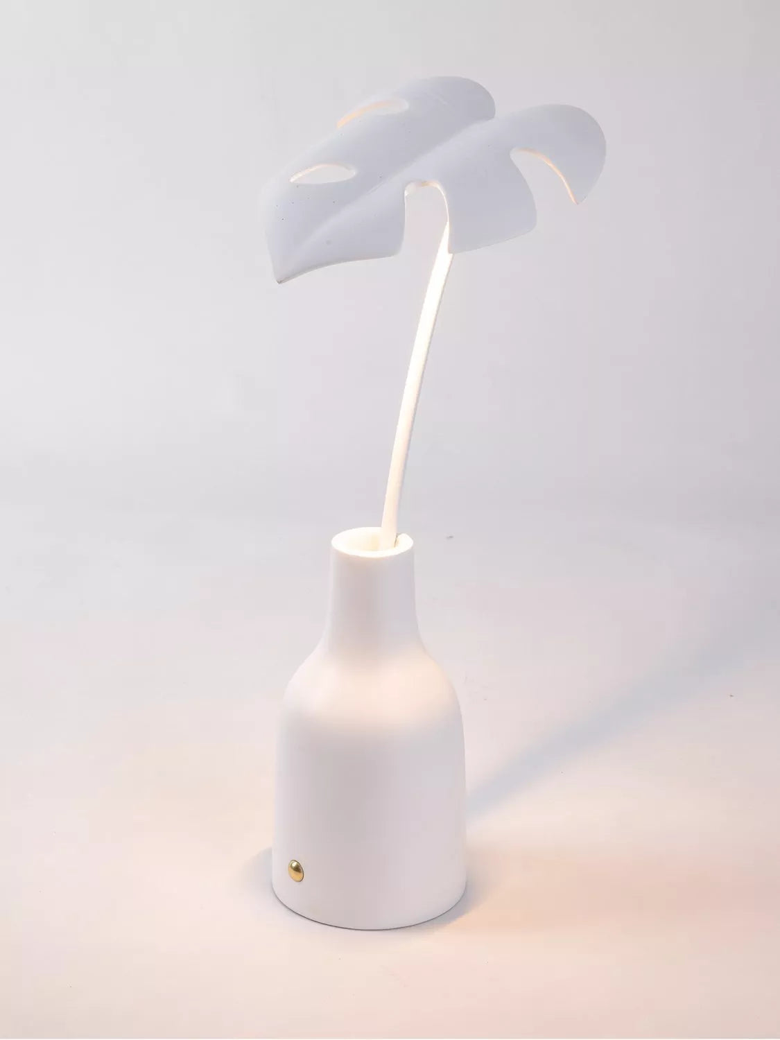 Seletti Delicio leaf table lamp white, imported from the UK