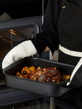 Le Creuset hard anodised aluminium non-stick square roasting tin 22cm, UK version