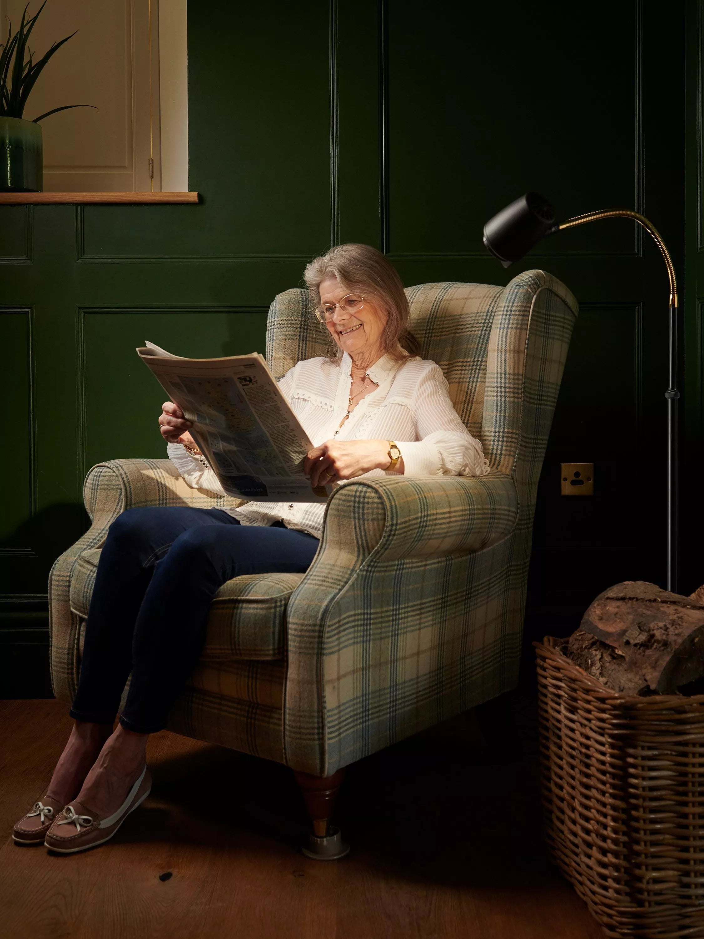 Serious Readers cordless floor lamp with daylight LED, UK version