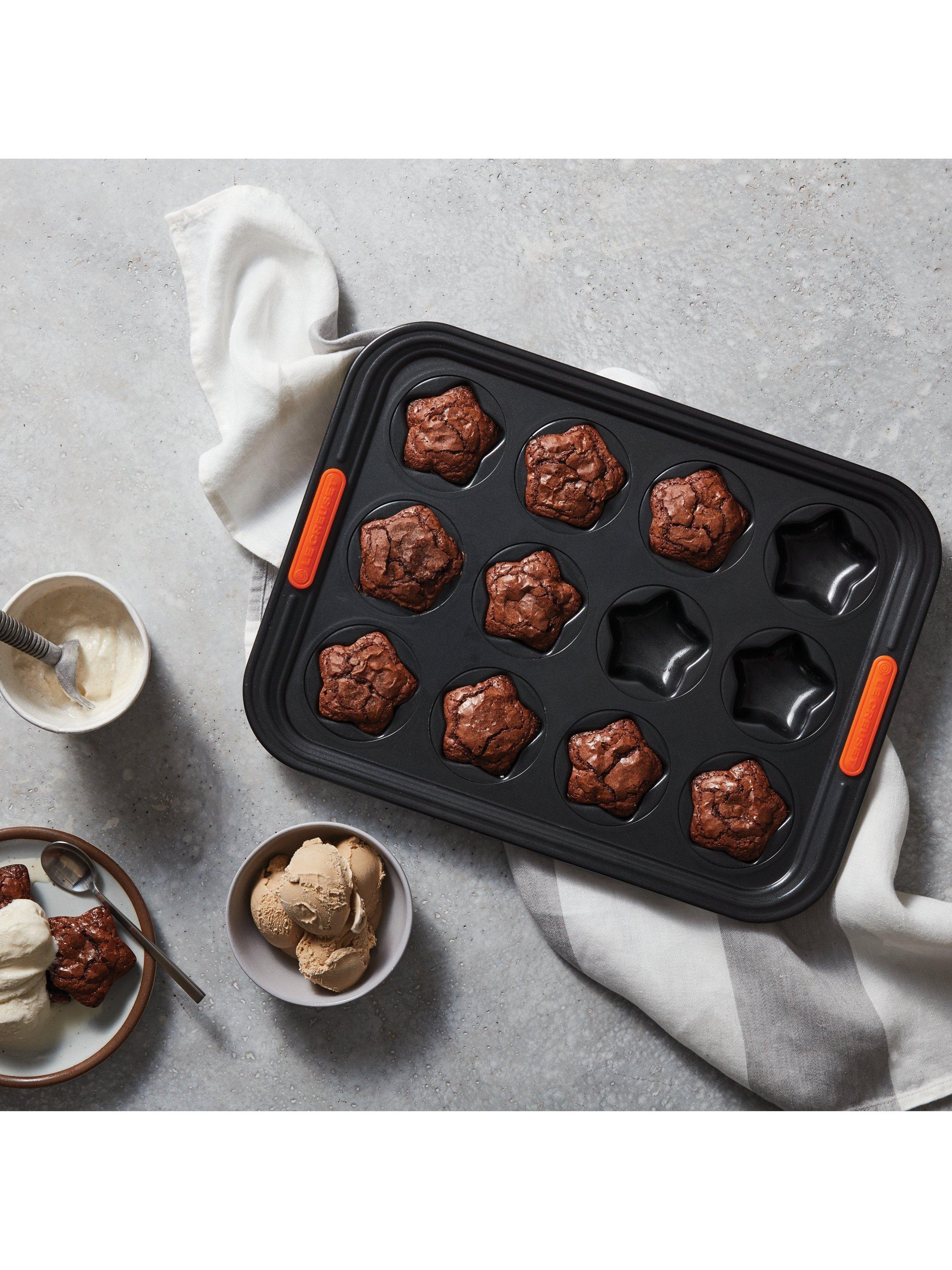Le Creuset baking tray 12 cup, UK version
