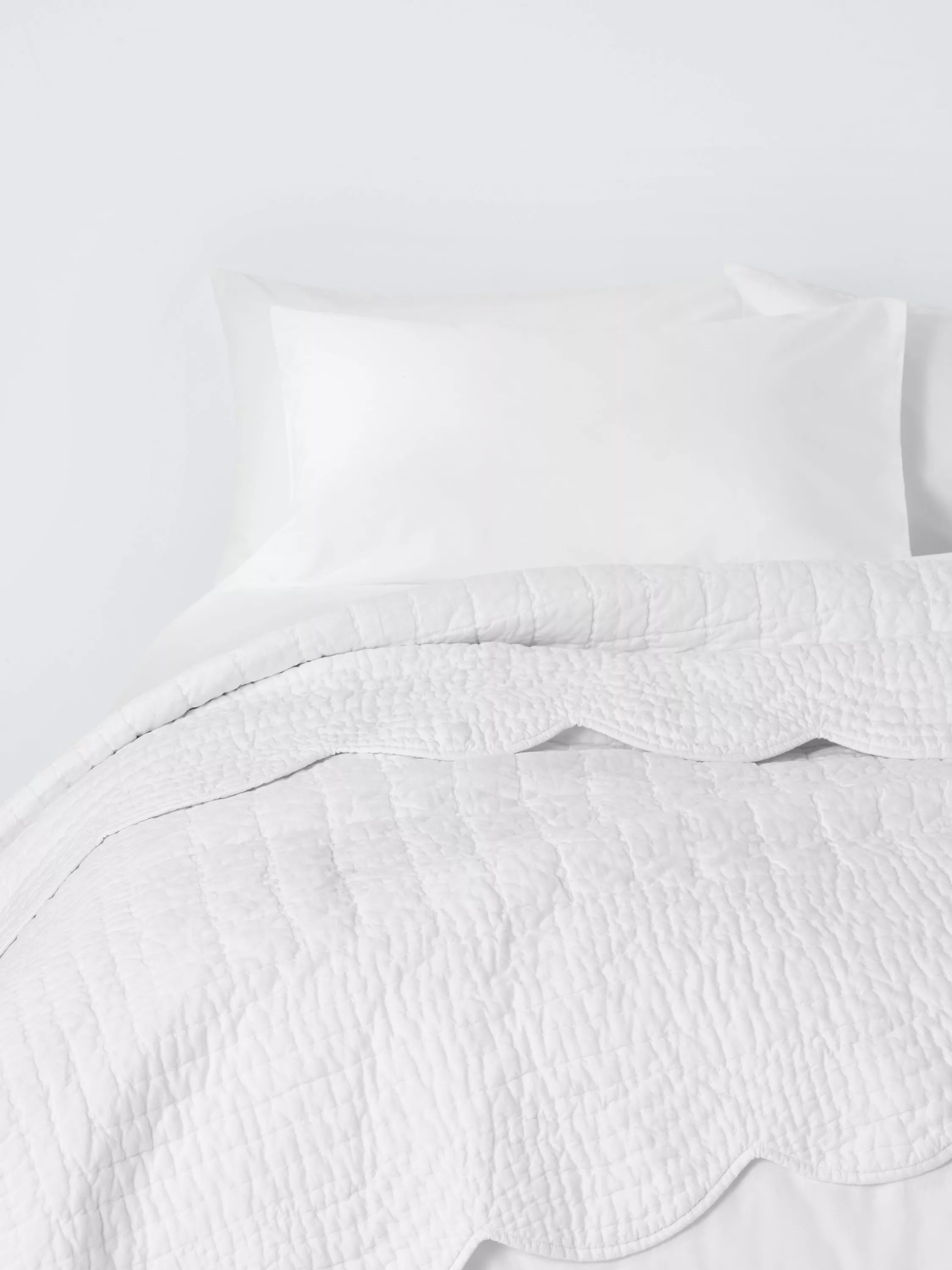 John Lewis scallop cotton quilt white king size, UK version