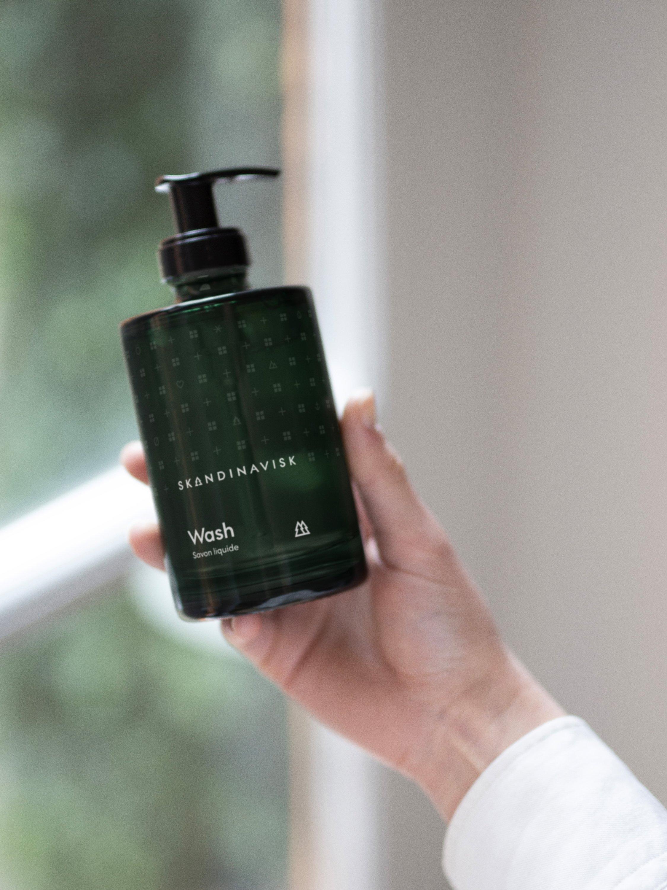 SKANDINAVISK Skog hand and body wash 200ml, imported from the UK