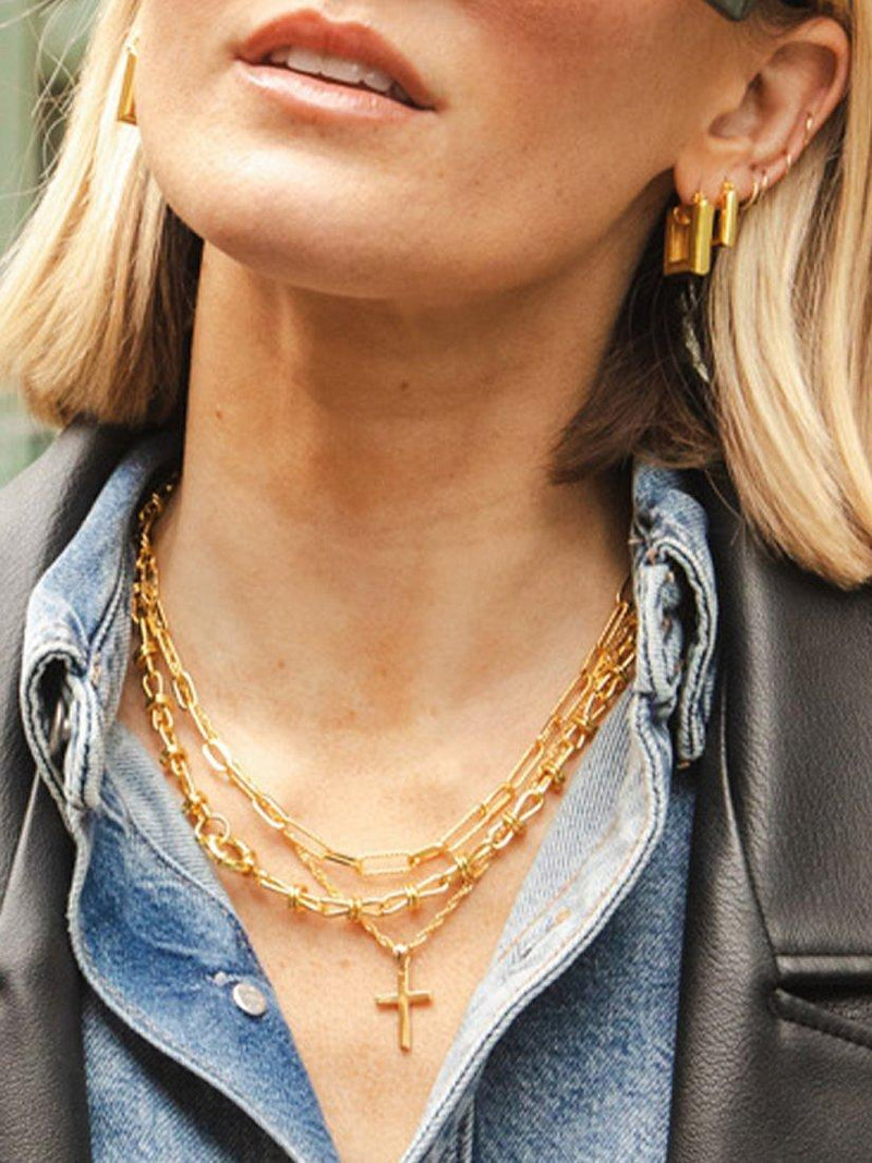 Daisy London gold plated knot chain necklace 45.7cm, imported from the UK
