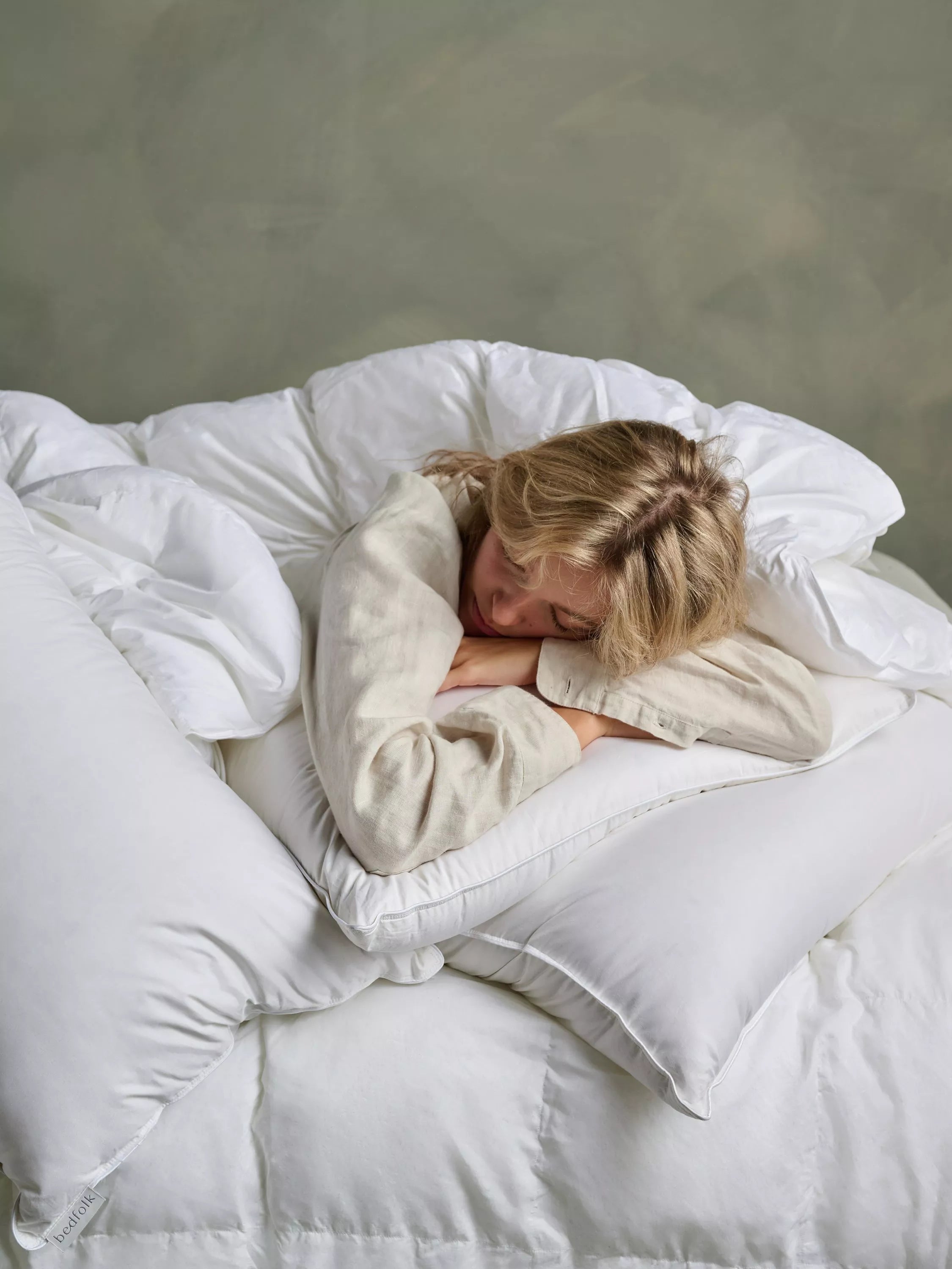 Bedfolk feather and down pillow, medium - British product