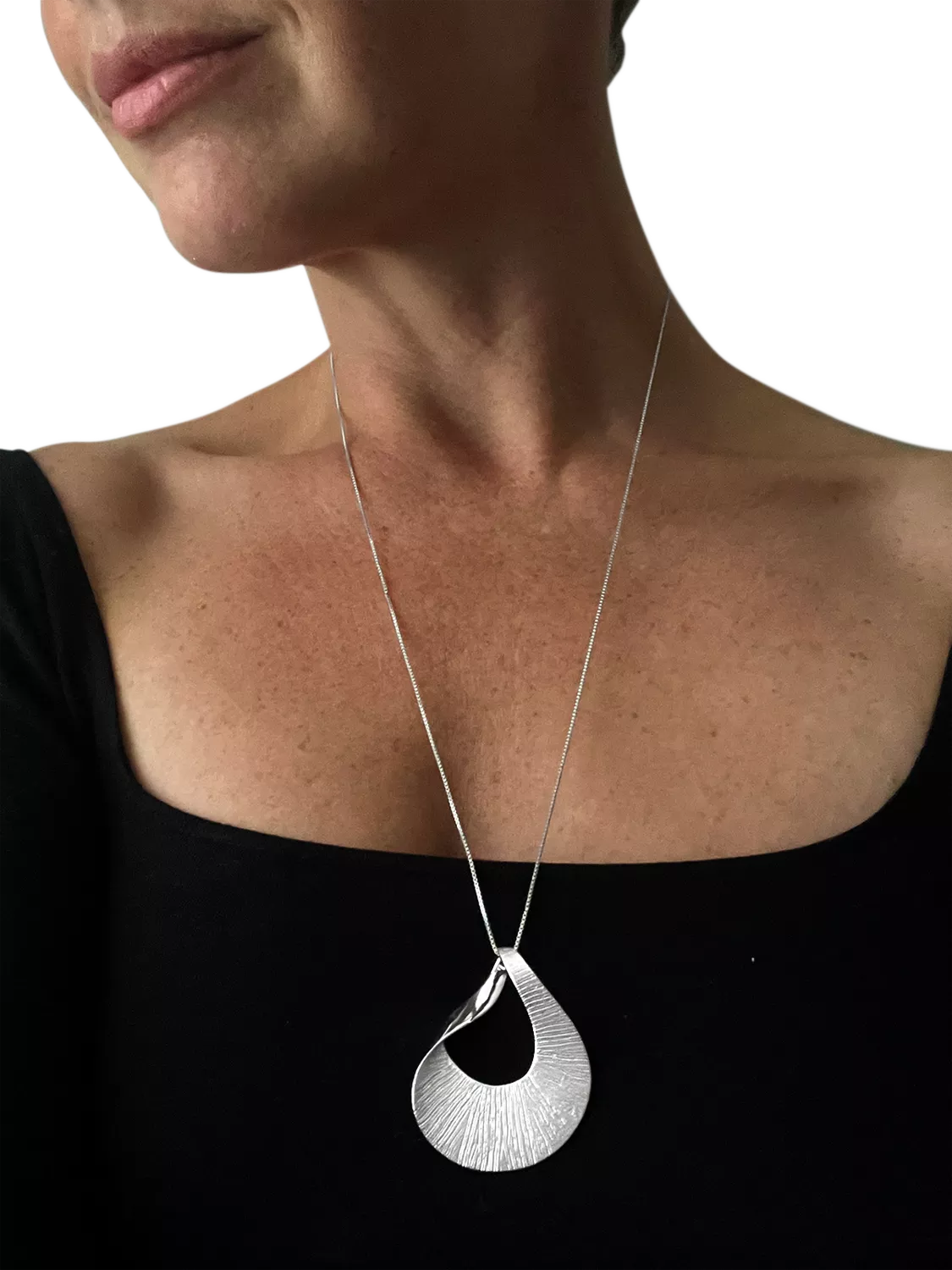 Nina B fluted curved pendant necklace silver (British brand)