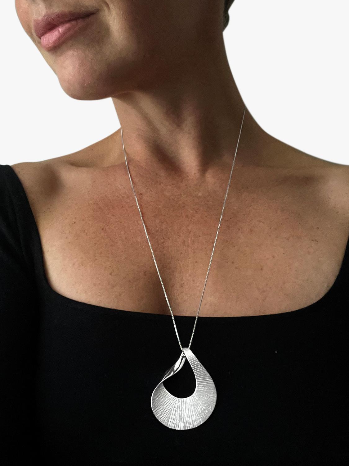 Nina B fluted curved pendant necklace silver (British brand)