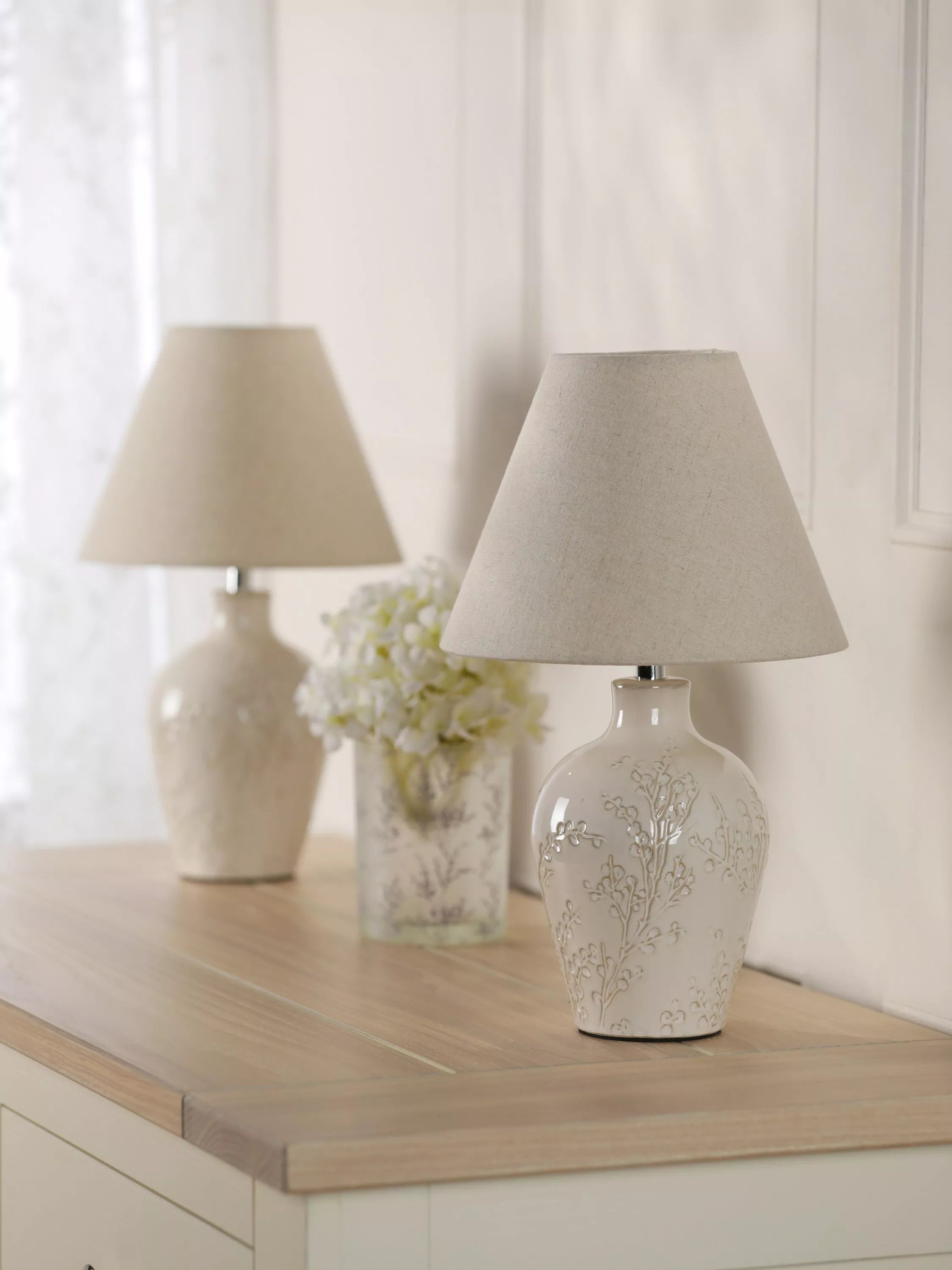Laura Ashley Pussy Willow ceramic table lamp set of 2 - British product