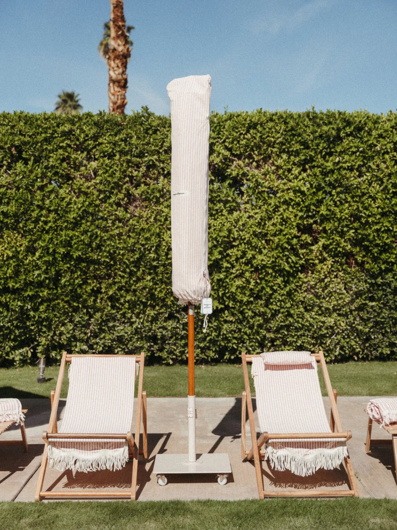 Business & Pleasure Co classic parasol base white, UK version