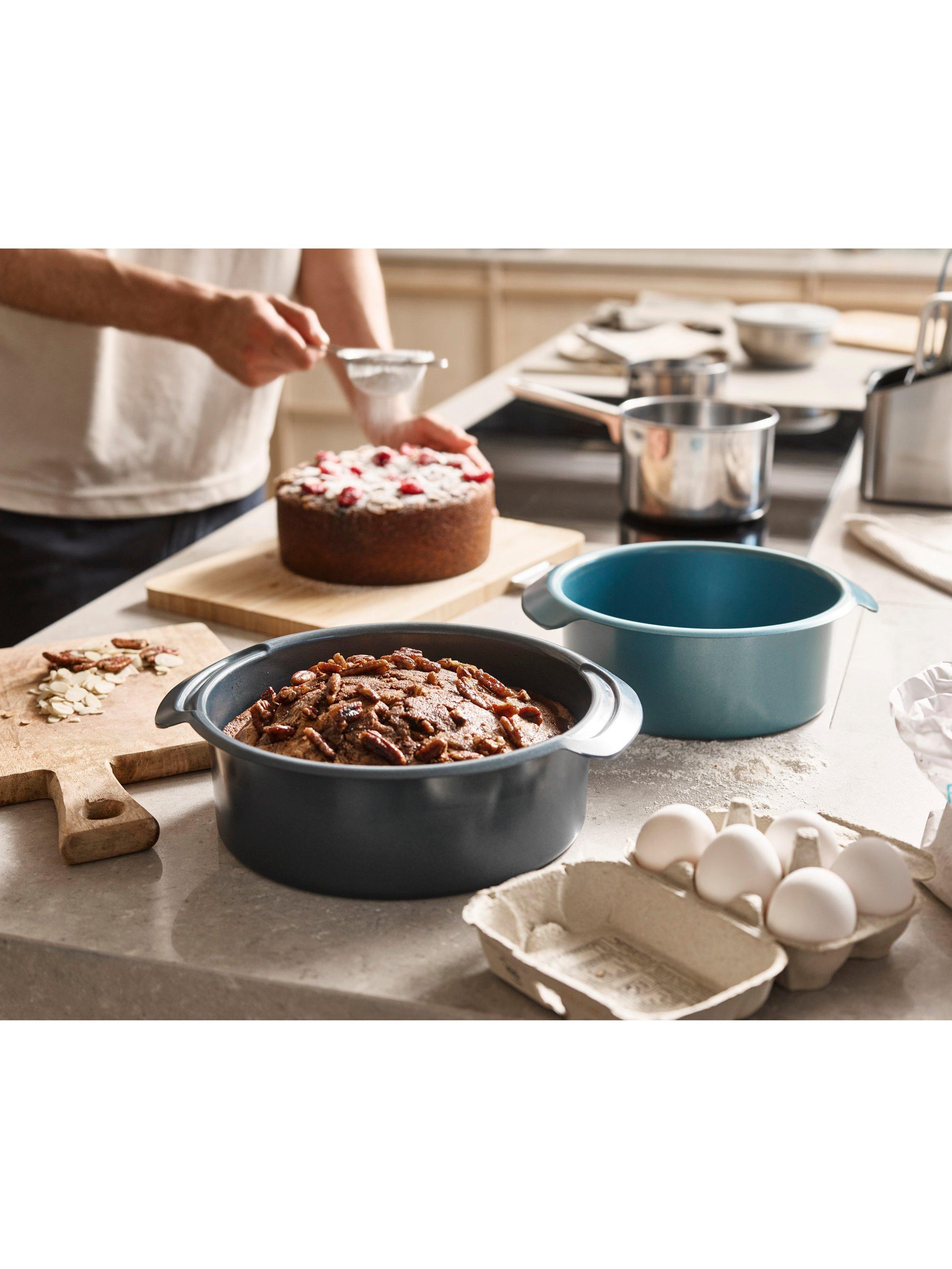 Joseph Joseph Nest Bake cake tin 23cm, UK version