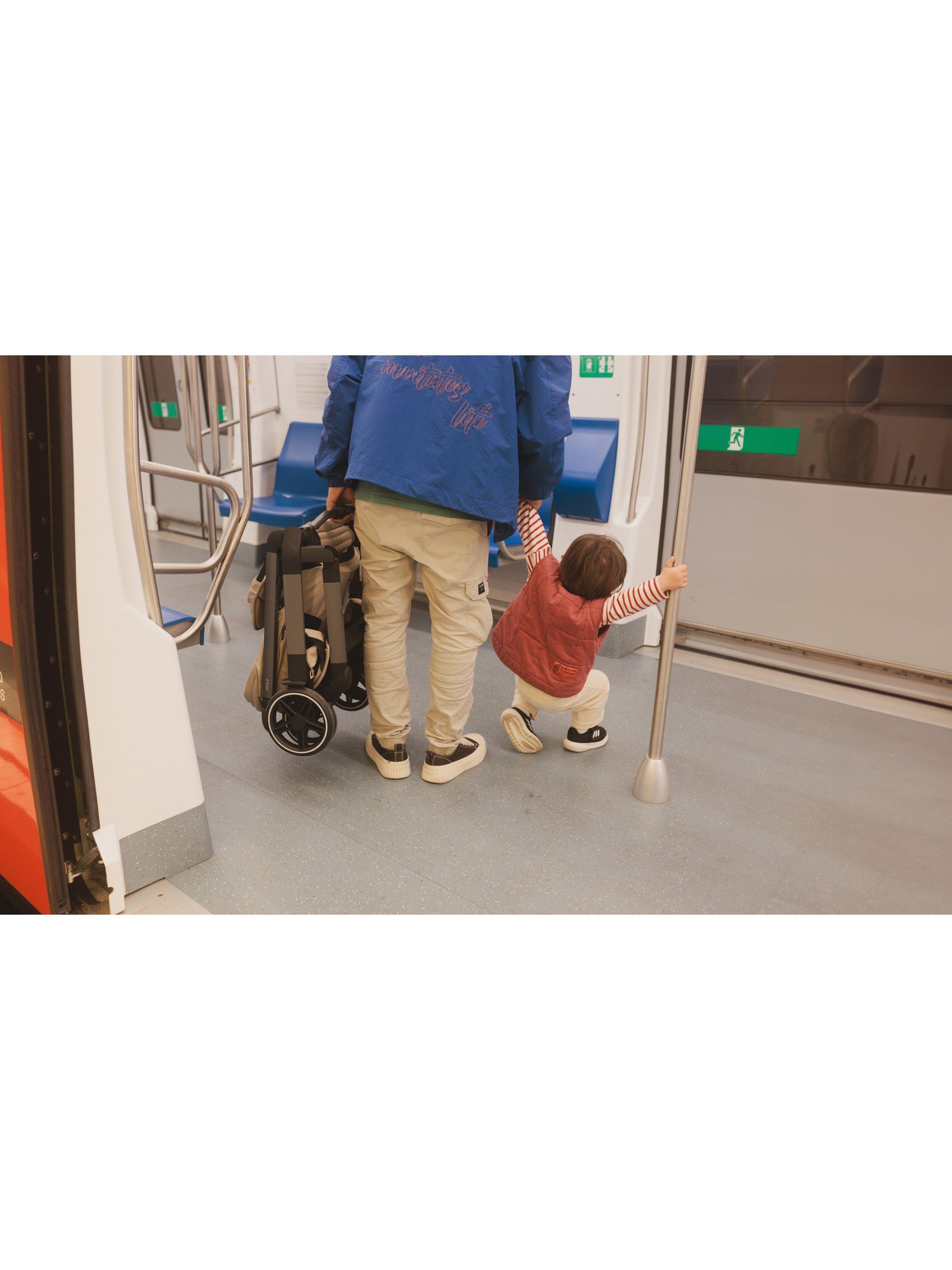 Joolz Hub 2 pushchair in Space Black, UK version