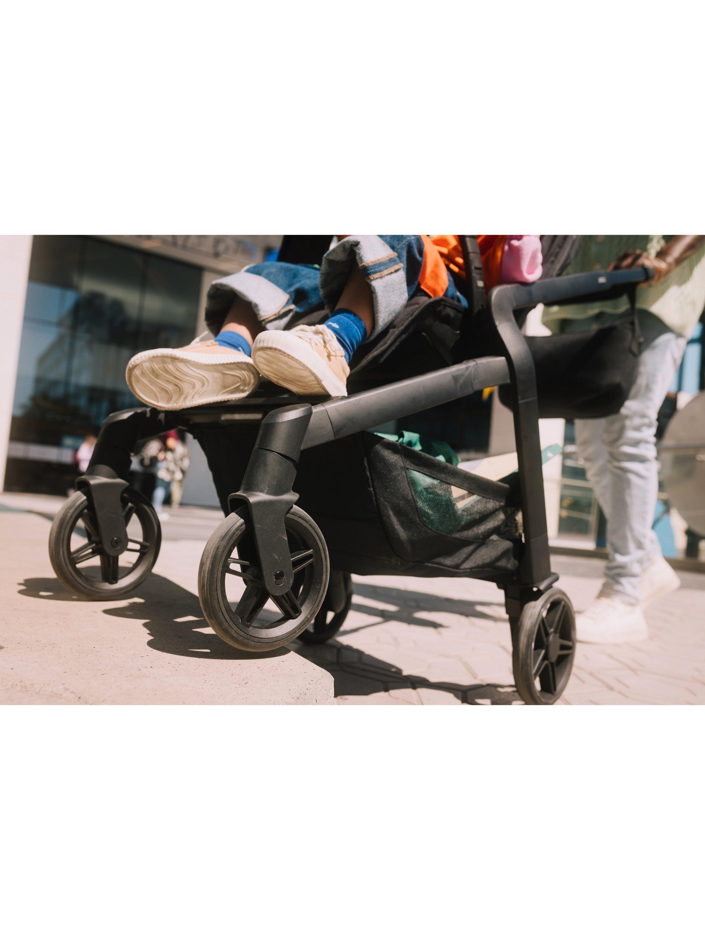 Joolz Hub 2 pushchair in Space Black, UK version