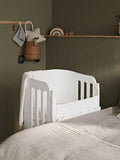 Gaia Baby Serena Bedside Crib Bundle With Sheets UK version