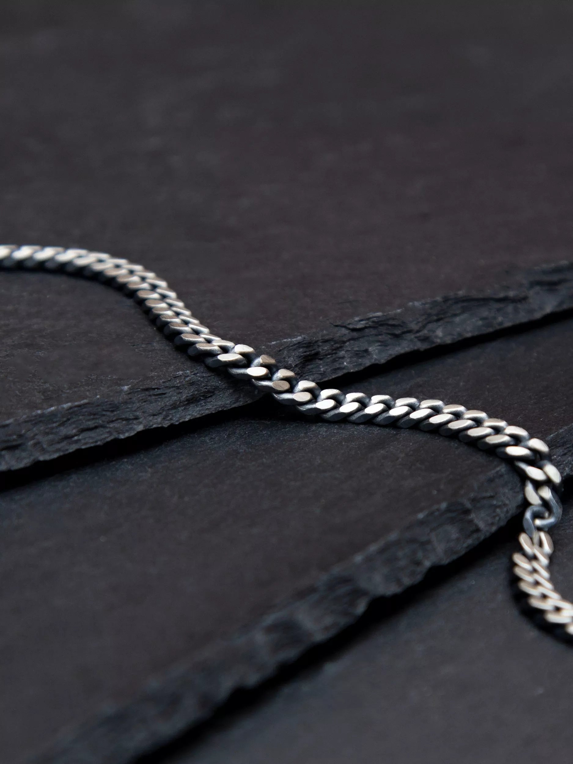 Hoxton London oxidised brushed curb bracelet silver 20cm, UK version