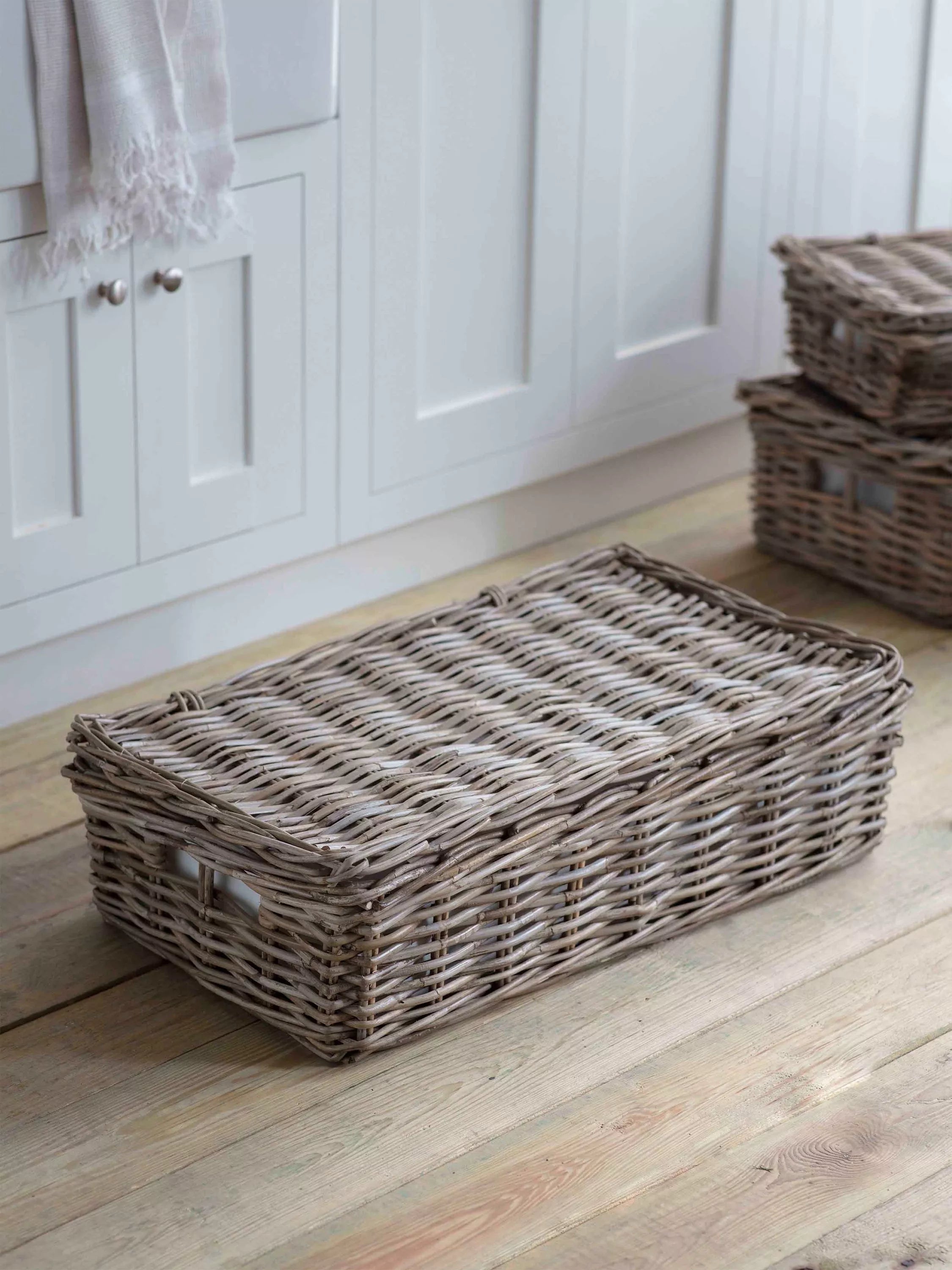Garden Trading Bembridge natural rattan lidded basket - British product