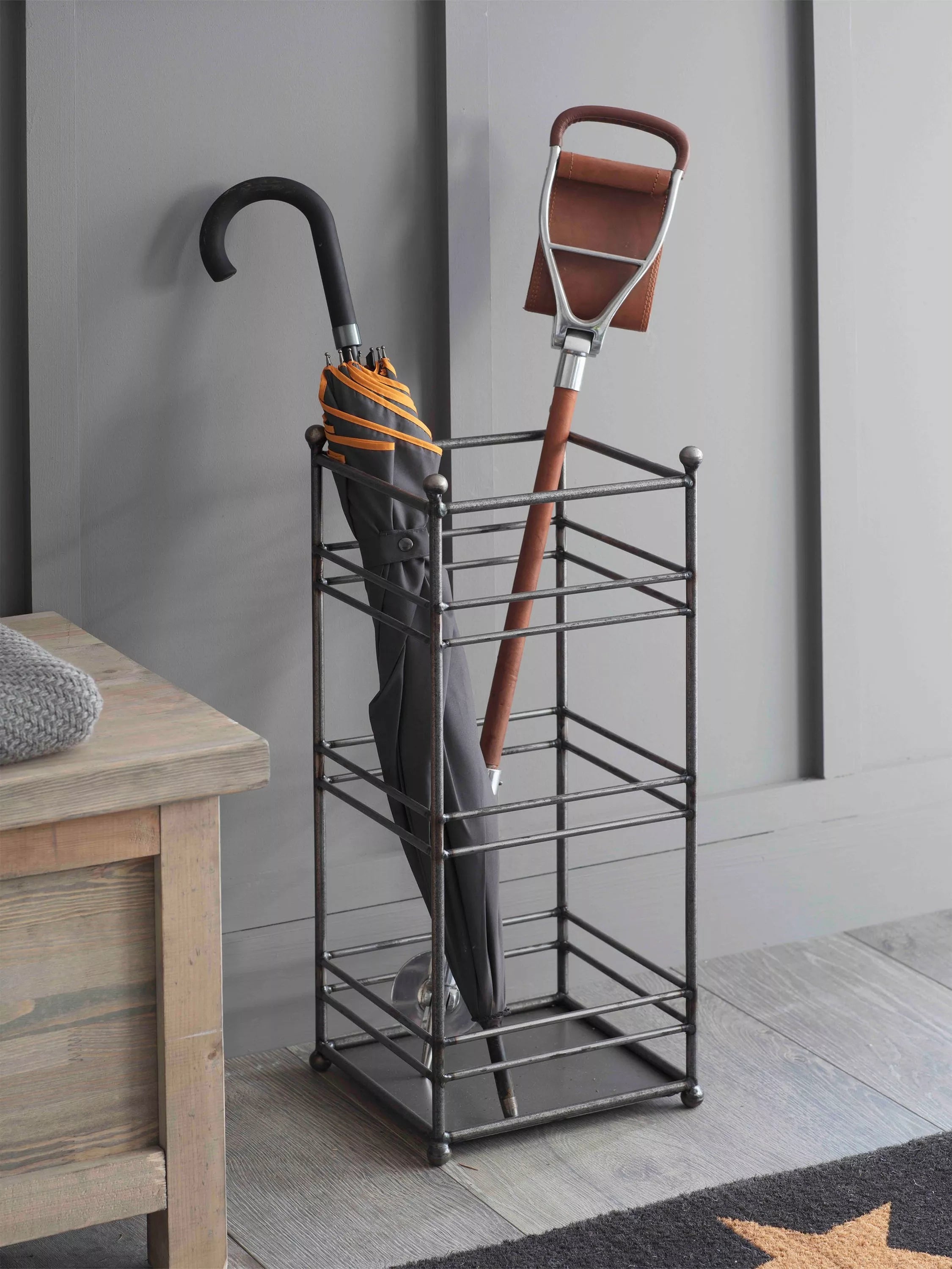 Garden Trading Farringdon metal umbrella stand dark grey (British brand)